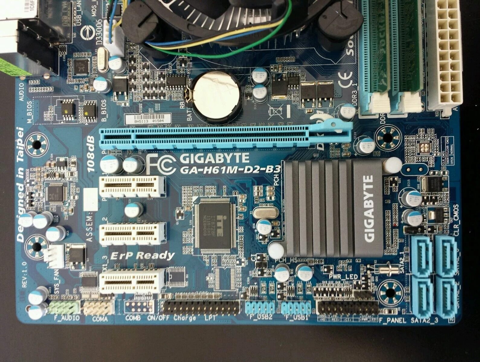 Системная плата gigabyte ga h61m. Gigabyte ga-h61m-d2-b3. Gigabyte ga-h61m-02-b3. 1155 Gigabyte ga-h61m-d2-b3. Материнская плата гигабайт ga h61m d2h.