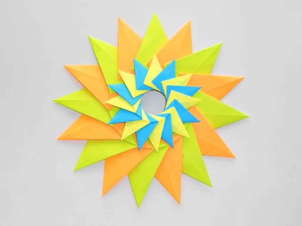 Оригами солнышко. Оригами. Объемное оригами. Поделки оригами. Модули из цветной бумаги.