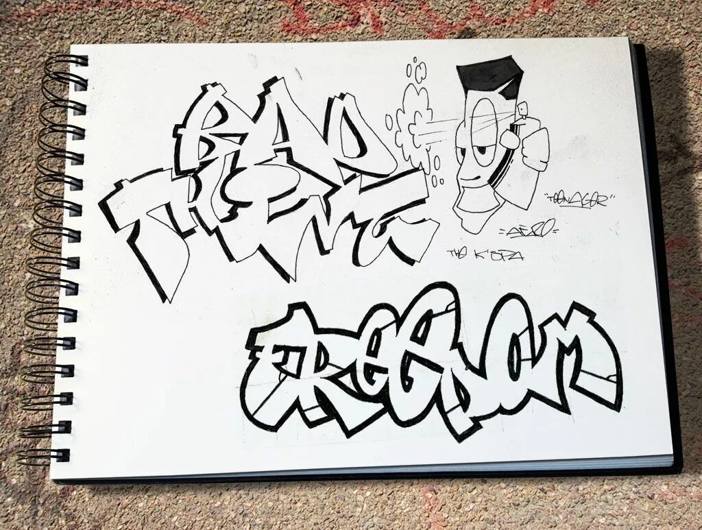 Скетчи граффити на бумаге для начинающих. Граффити на бумаге карандашом. Граффити на бумаге. Граффити для новичков. Скетчи теги.