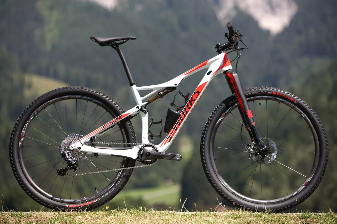 Specialized s works. Велосипед specialized Epic. Specialized Epic s-works 2015. Specialized s works велосипеды. Specialized s-works 2016.