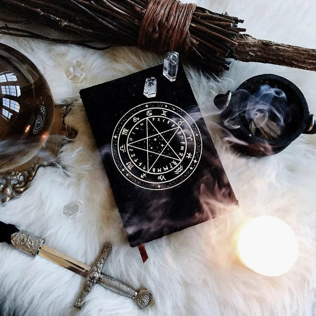 Магия Таро атрибутика Wicca. Магические атрибуты. Черная магия Эстетика. Магические атрибуты красивые.