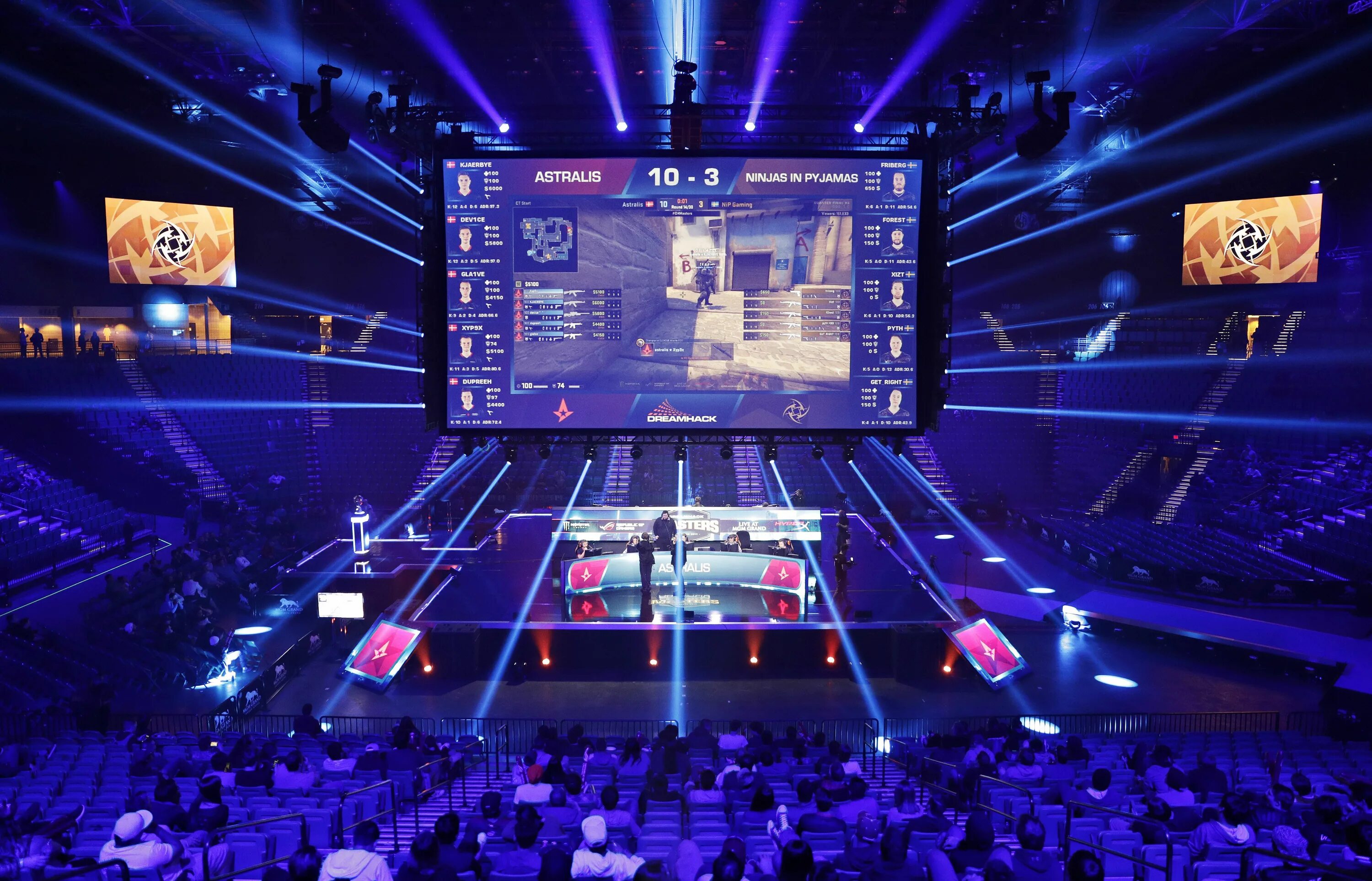 E-Sport Arena. Киберспортивная Арена. Киберспорт Арена. Игровая Арена киберспортивный турнир. E sports game