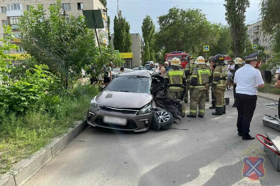 Волгоград красноармейский аварии. Дтп волгоград красноармейский. Дтп волгоград красноармейский. Дтп волгоград красноармейский. Авария в красноармейском районе волгограда.