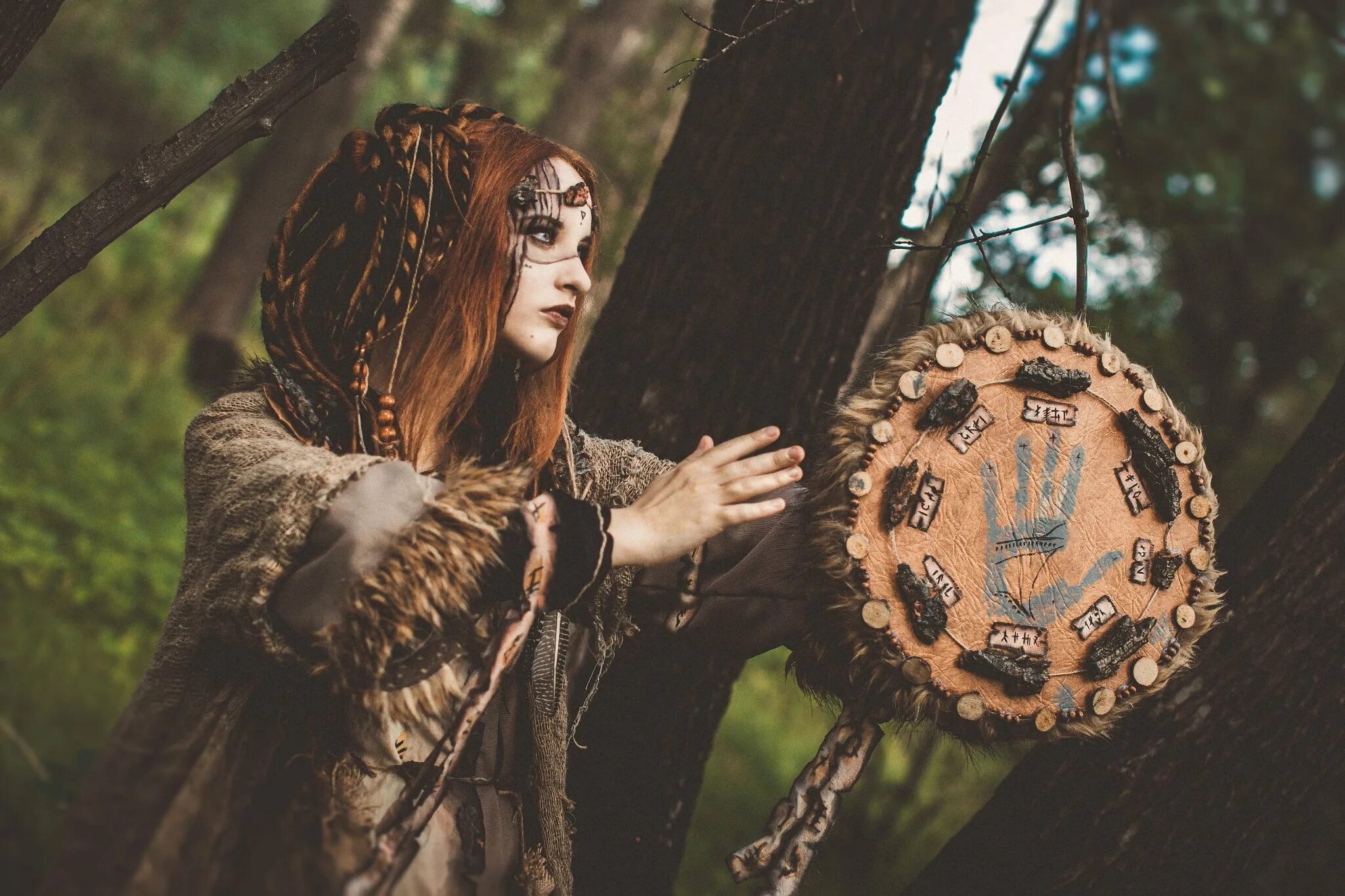 Эвенки шаманы. Женщина шаман. Айчурек шаманка. Хохот шамана содержание. Shaman фото.