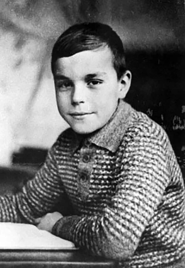 Helmut child. Гельмут коль в молодости. Helmut Kohl в детстве. Гельмут коль фото в молодости.