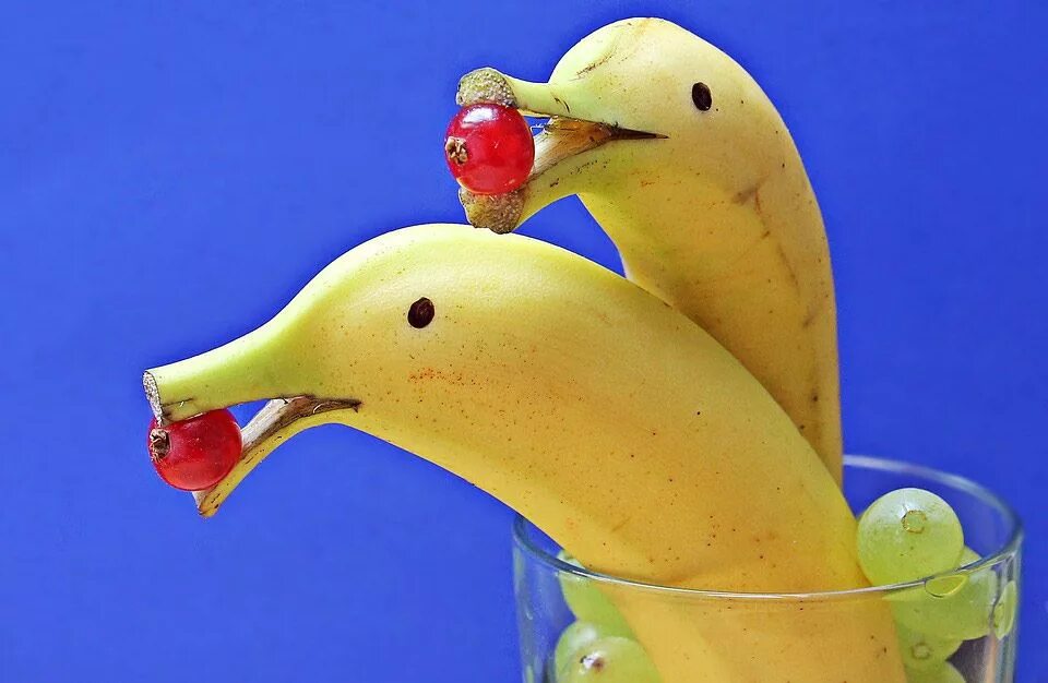 Банано Дельфин. Фигурки из банана. Красивый банан. Поделки из фруктов.