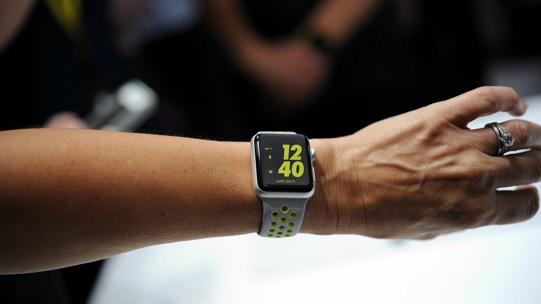 Apple watch se 2020. Эпл вотч se 44 мм. Эпл вотч se 40 мм найк. Часы эпл вотч 7 женские. Apple watch Nike.