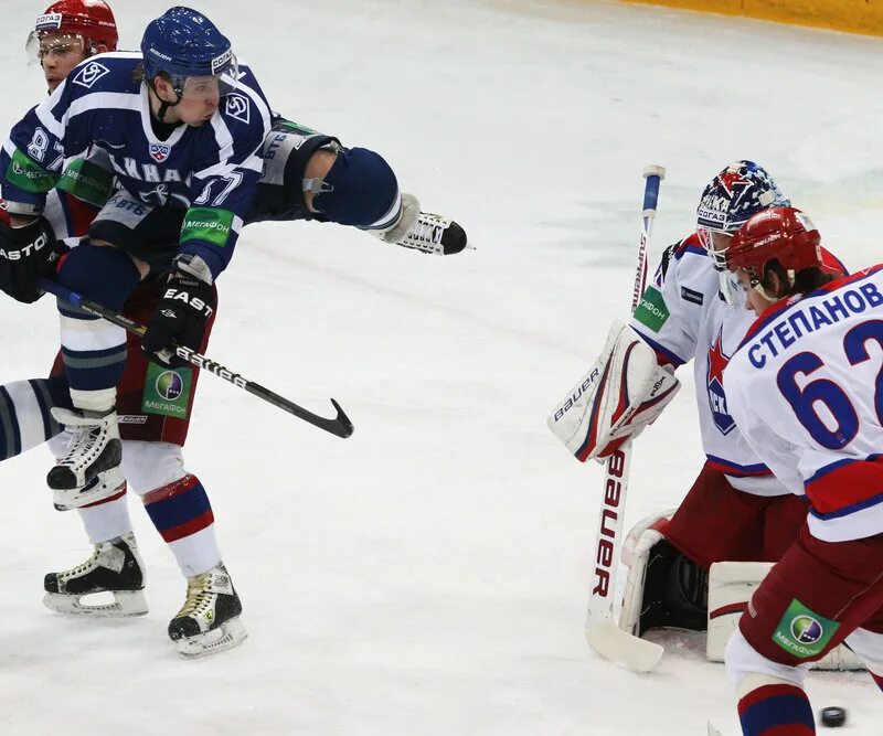 Степанов хоккеист.