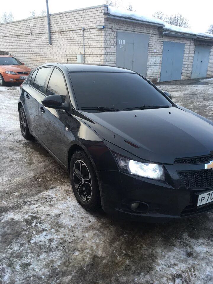 Chevrolet cruze тонировка. Шевроле круз черный тонированный седан. Тонировка 50 шевроле круз. Тонированный круз. Шевроле тонированная.