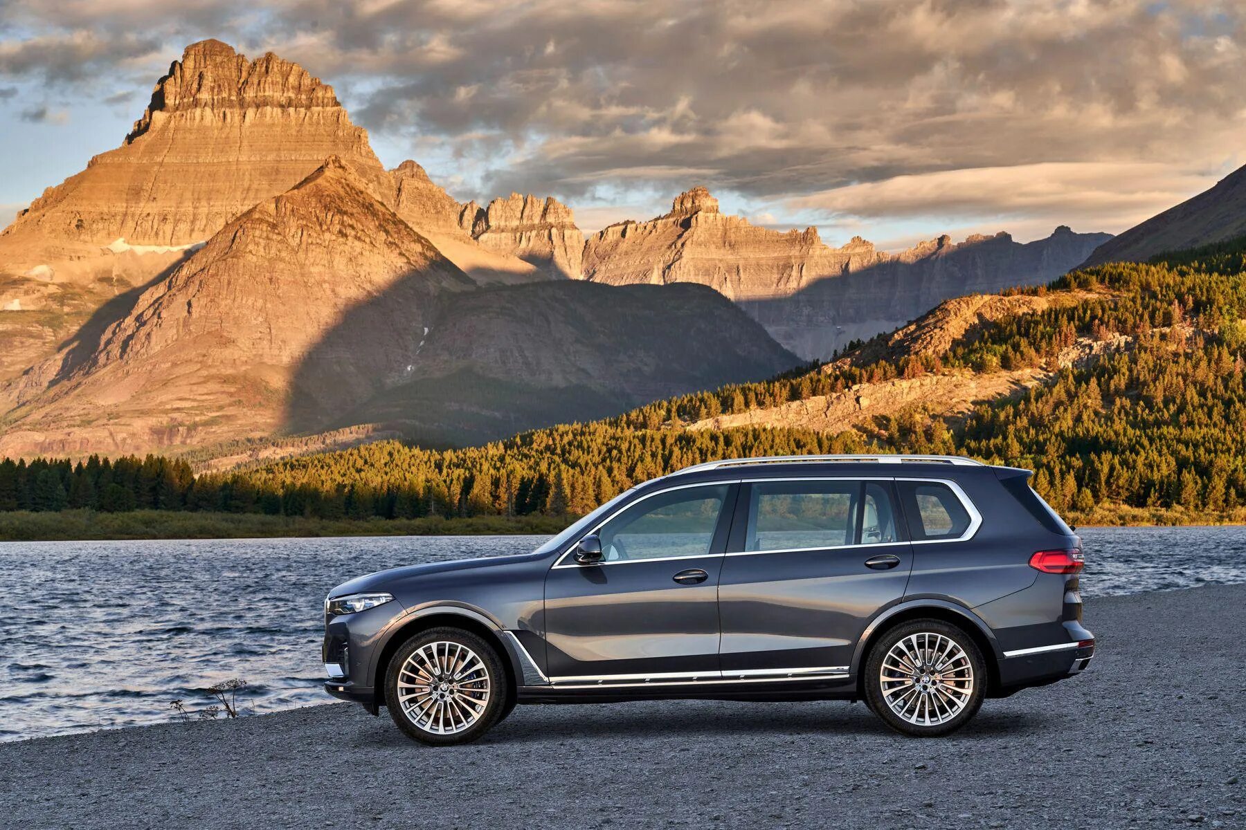 Новая икс 7. BMW x7 xdrive40i. Новый BMW x7. БМВ Икс 7. X7 BMW x7.