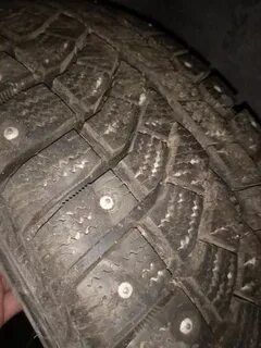 Продам шипованные шины