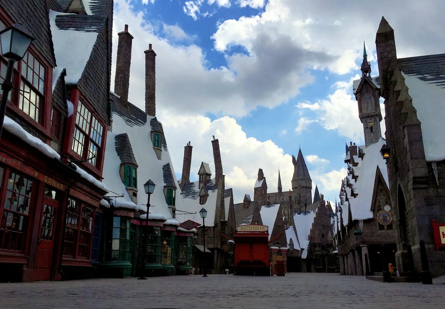 Wizarding world of harry. Хогвартс деревня Хогсмид.