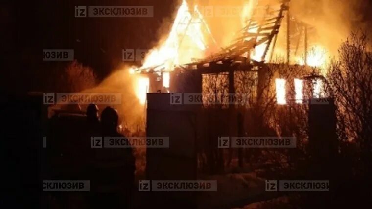 Сгорело 6 г. Пожар в частном доме в подмосковном поселении Марушкинское. Пожар на Зорге 239. Пожары в частном секторе Кашира Московской области 2022. Пожар в городском переулке частный сектор.