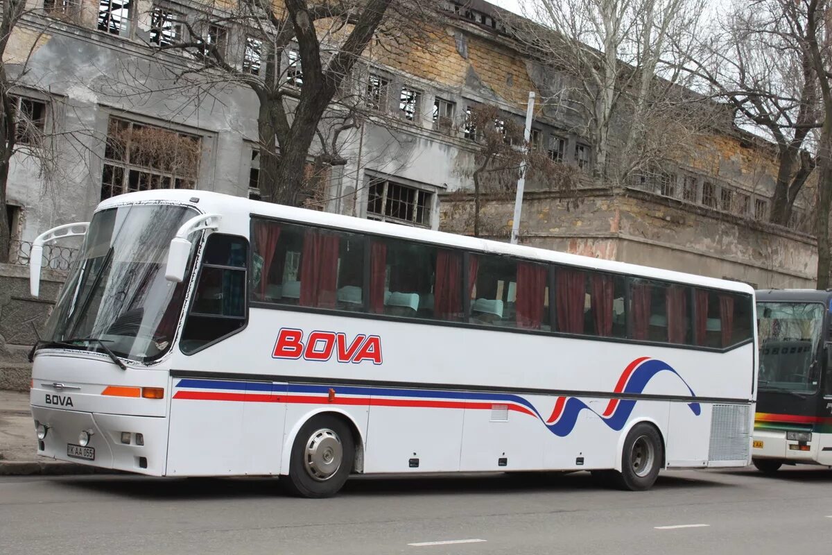 Одесса кишинев автобус. Бова Футура. Bova 50 автобус. Bova Futura автобус. Автобус Bova 47.