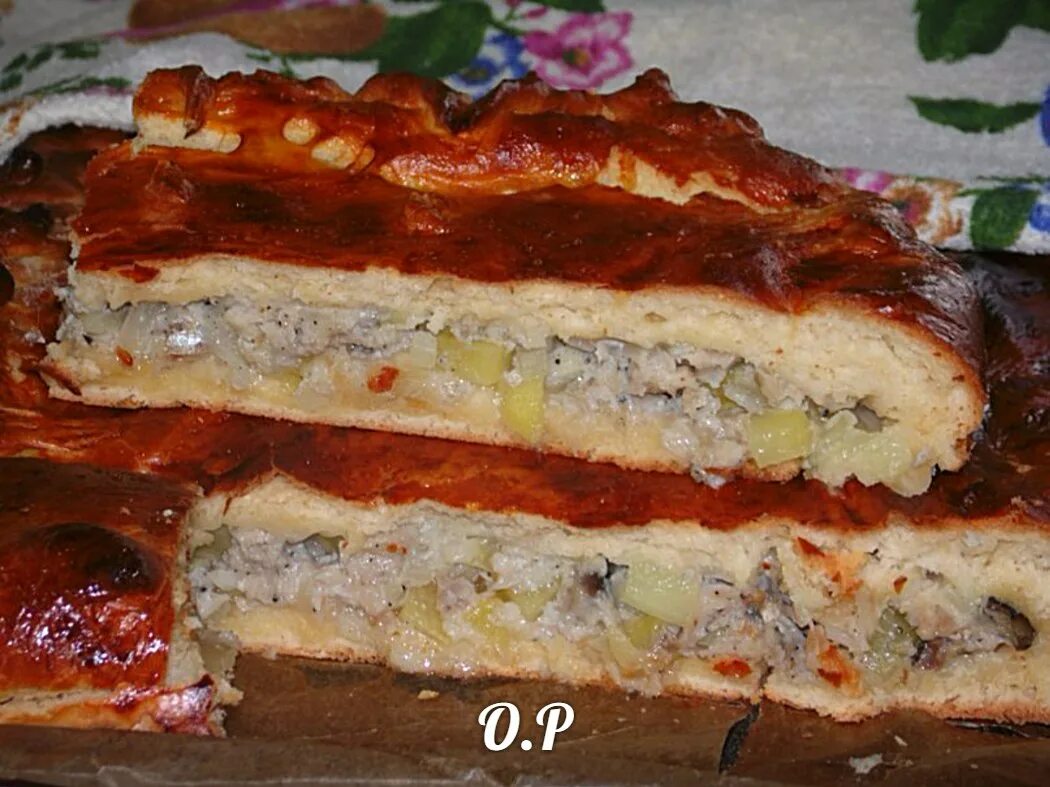 Пирог с скумбрией свежей. Пирог "рыбник" со скумбрией. Пирог из скумбрии свежемороженой. Пирог "рыбник" со скумбрией. Пирог рыбный со скумбрией.