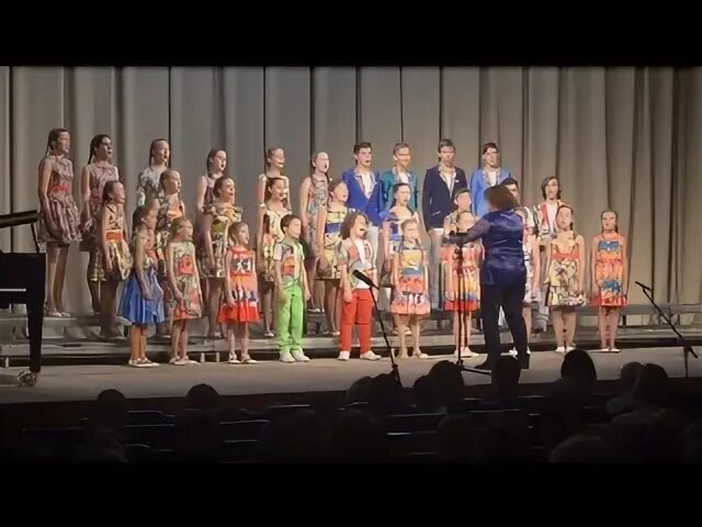 Ручеек цыганская караоке. Весенняя песенка ноты. Ручей футаж. Ручеек ноты. Ручеек песня слушать.