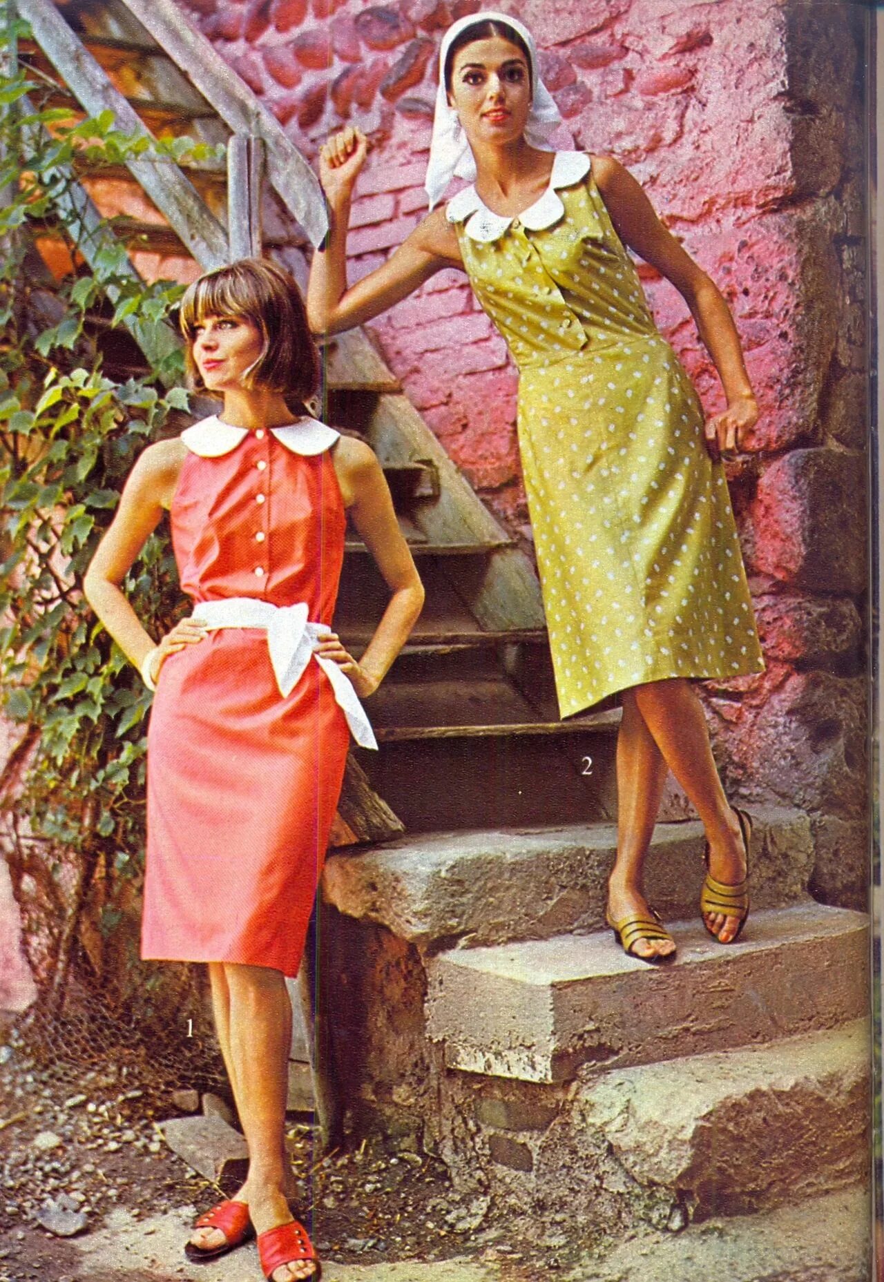 Платья 1950х-60 х. Сарафан 60 годов. Мода 50х 60х 70. Фасоны платьев 70-х годов. Сарафан 60 годов.