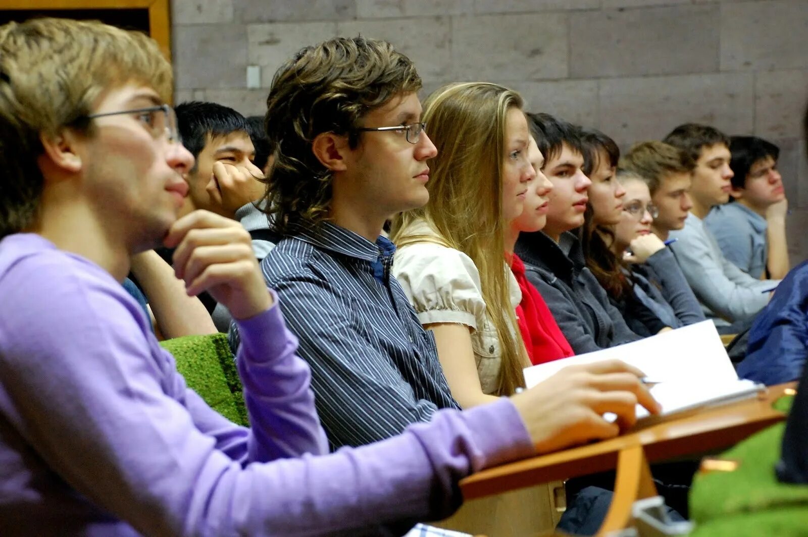 В последнее время студенты. Фотографии студентов. Студенты колледжа. Учащиеся студенты. Учащиеся студенты.