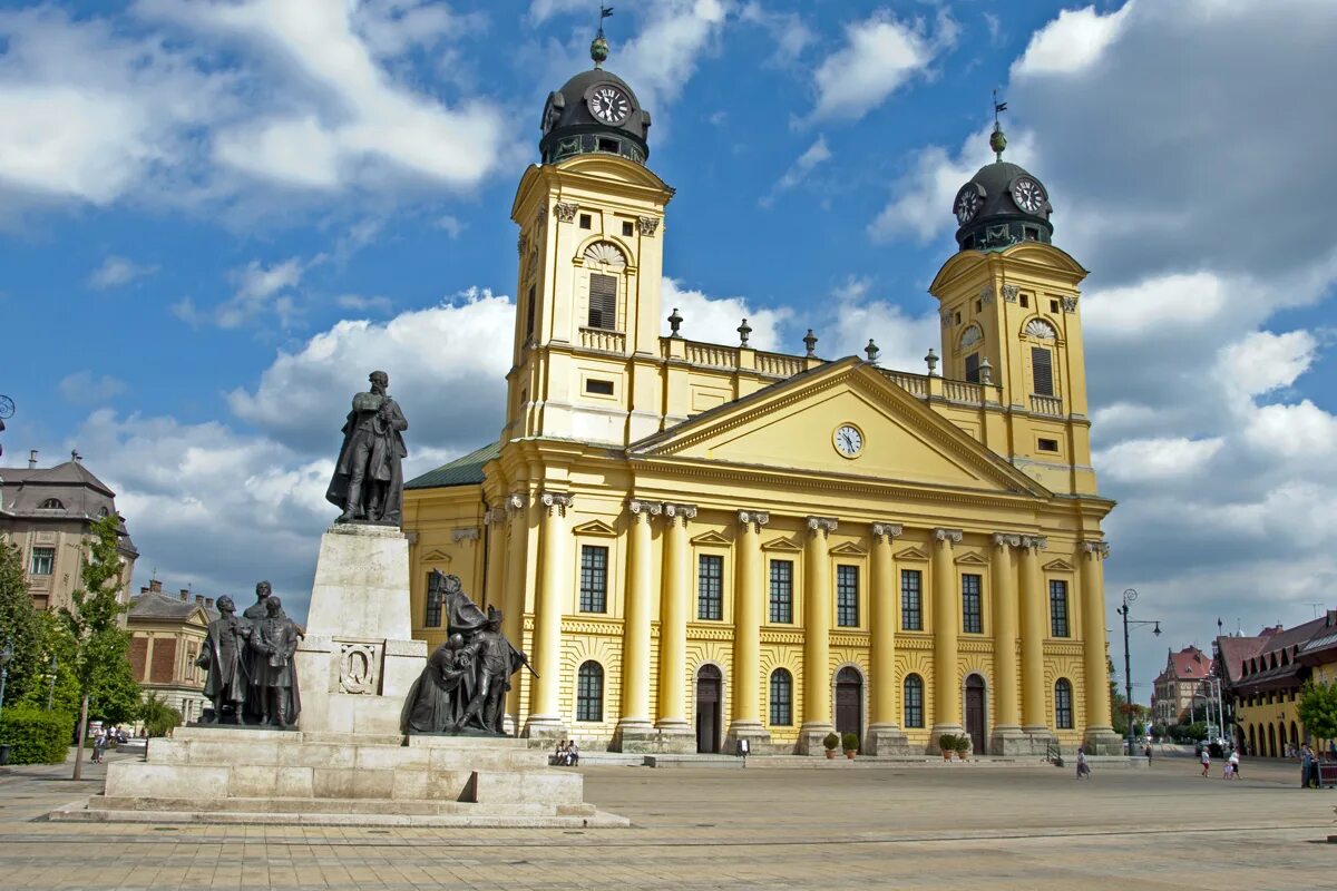 Debrecen. Город Дебрецен Венгрия. Дербецен. Дебрецен достопримечательности. Город Дебрецен Венгрия фото.