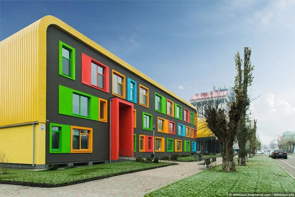 Фасад сада. Детский сад фасад. Детский сад фасады современные. Яркие фасады. Яркие фасады зданий.
