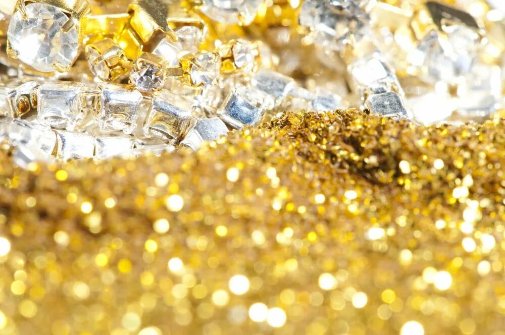 Золотистой серебро. Diamond-Gold (Диамант золотой) стекло. Россыпь золота. Золото бриллианты богатство. Россыпь драгоценных камней.