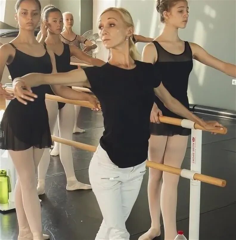 Учитель балета в России. Три балерины и тренер. Amber skaggs at Master Ballet Academy.