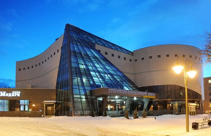Квц тенишевых смоленск. Культурно-выставочный центр имени тенишевых смоленск. Выставочный центр тенишевой смоленск. Квц тенишевых. Культурно-выставочный центр имени тенишевых.