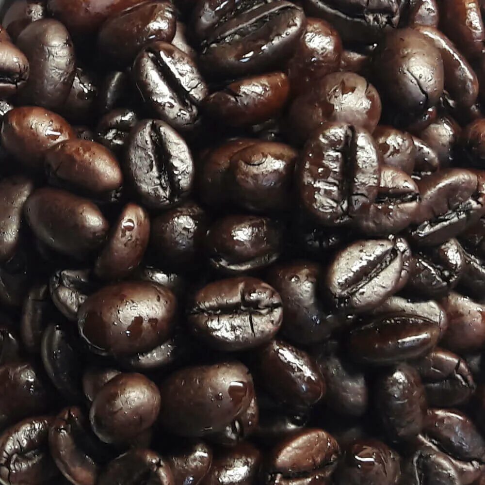 Кофе робуста в зернах. Кофе робуста и арабика. Смесь кофе арабика и робуста. Сорт кофе робуста. Сорта кофе в зернах арабика и робуста.