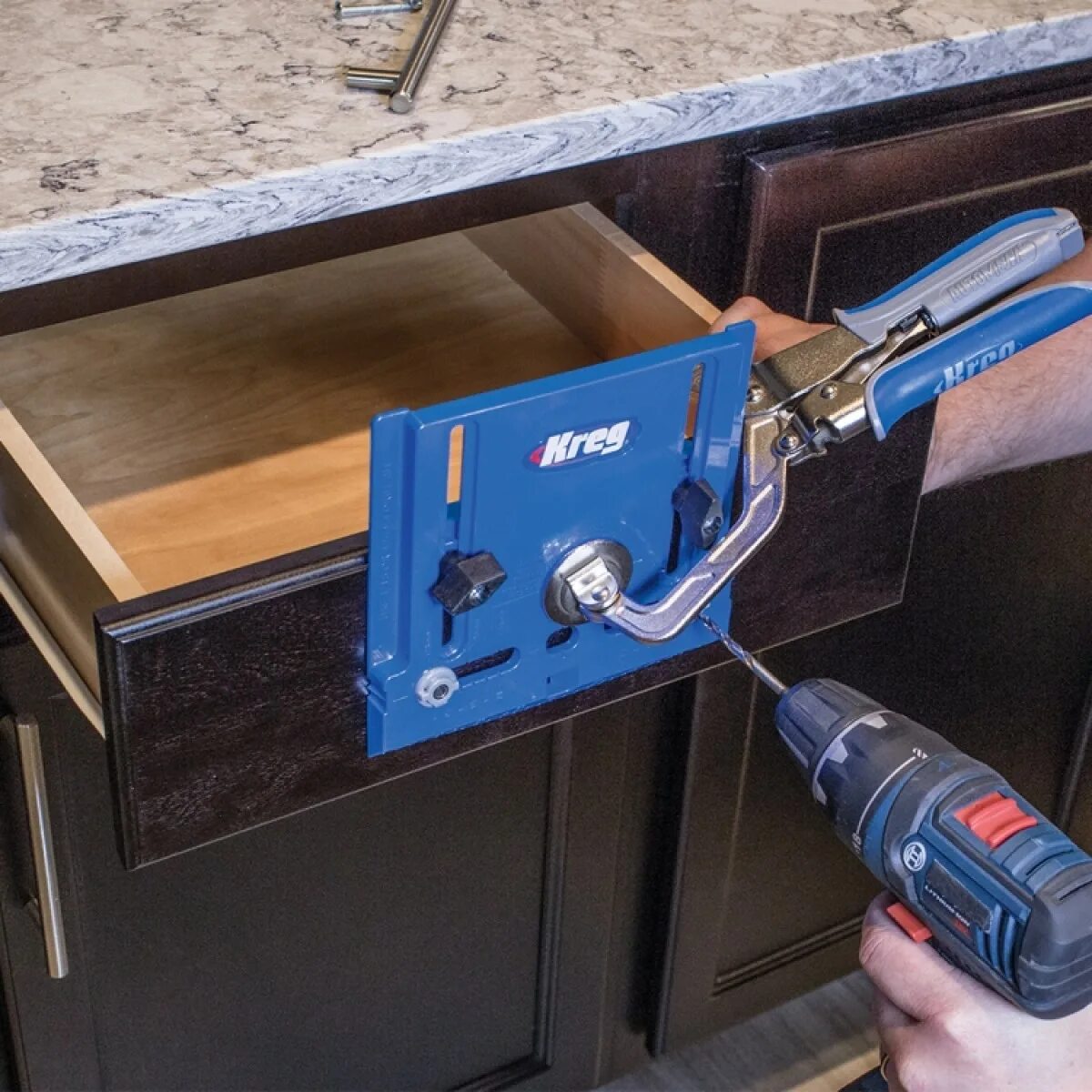 Кондуктор Kreg khi-Pull-INT. Кондуктор Kreg Concealed Hinge Jig. Кондуктор для мебельных петель Kreg. Кондуктор для врезки мебельных петель Kreg. Отверстия для сборки мебели