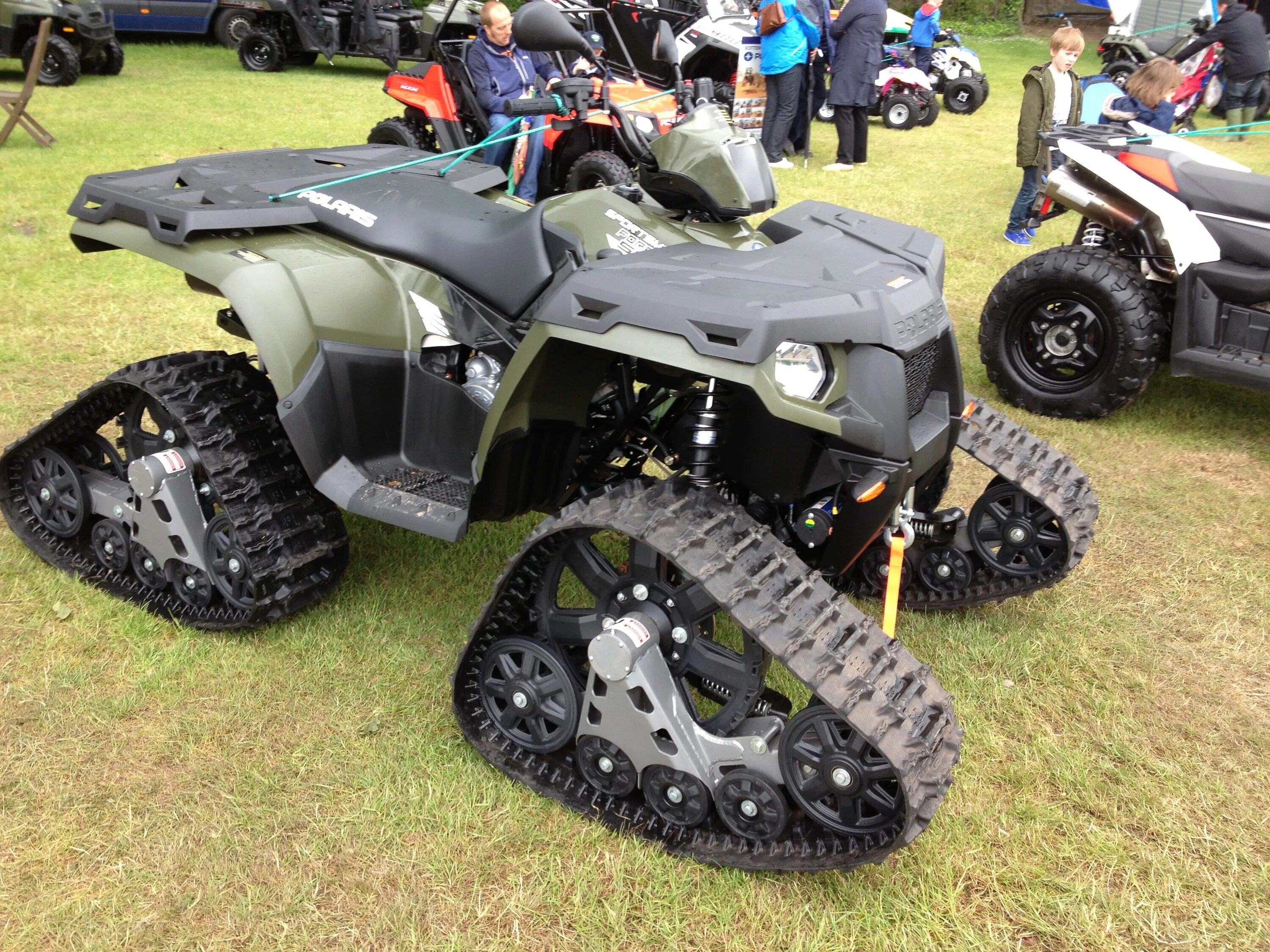 Гусеницы для Polaris Sportsman. Квадроцикл Polaris 550 EFI. UTV Polaris 550. Polaris Sportsman 800 с гусеницами. Tracked atvs