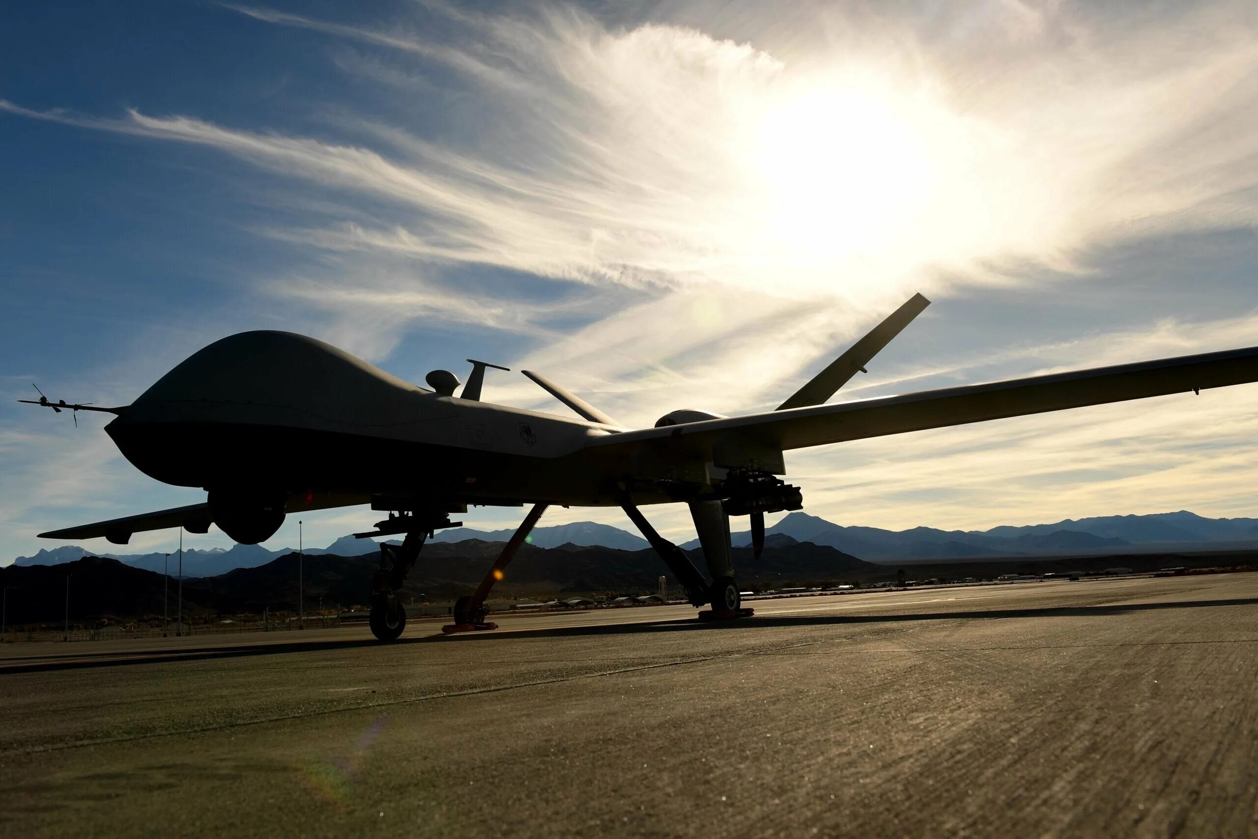 Нлмк бпла. Беспилотник Рипер mq-9а. Mq 9 Reaper беспилотник. БПЛА mq-9. БПЛА uj-22 Airborne.