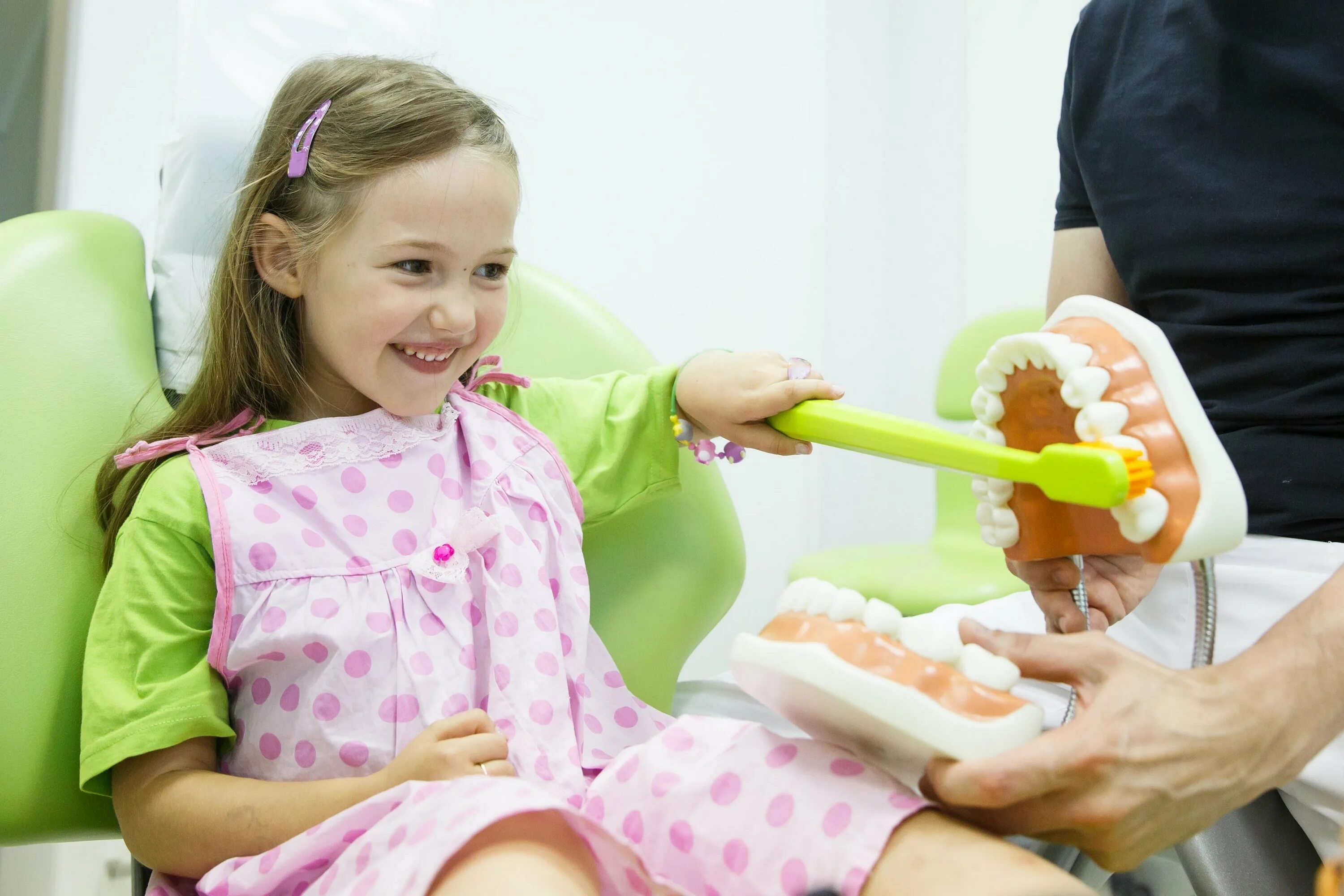 Детская гигиена полости рта. Детская стоматология. Стоматология дети. Ребенок у стоматолога. Гигиена зубов для детей.