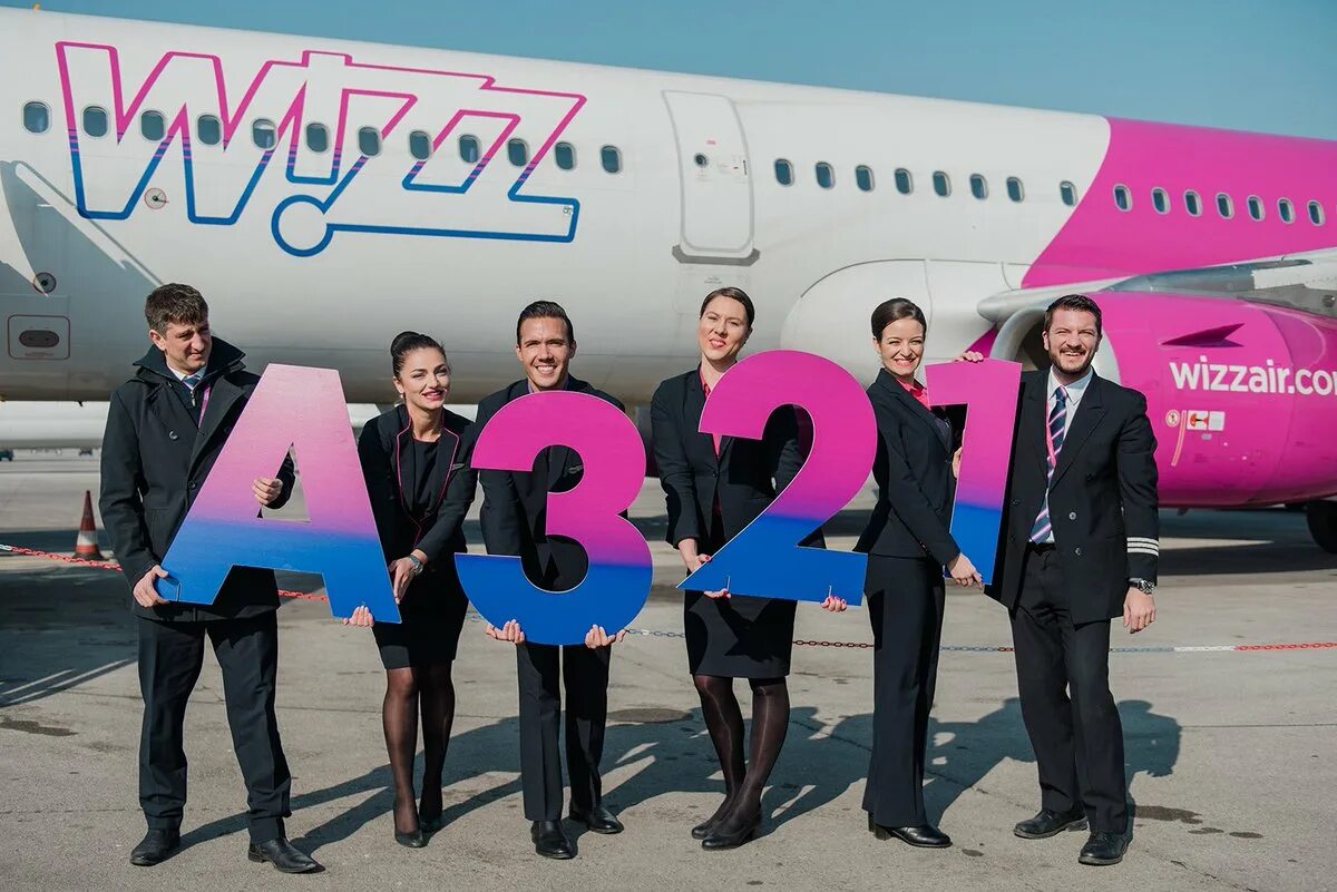 Wizz Air Malta. Wizz Air логотип. Wizz Air салон. Wizz Air Malta салон.