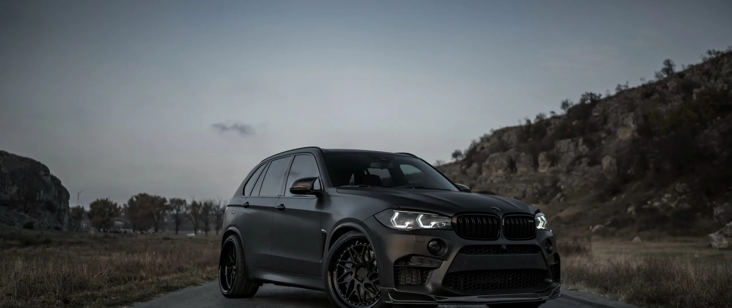 Х 5 21 16. BMW x5m 2021 Black. BMW x5 z Performance.