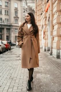Бежевое пальто