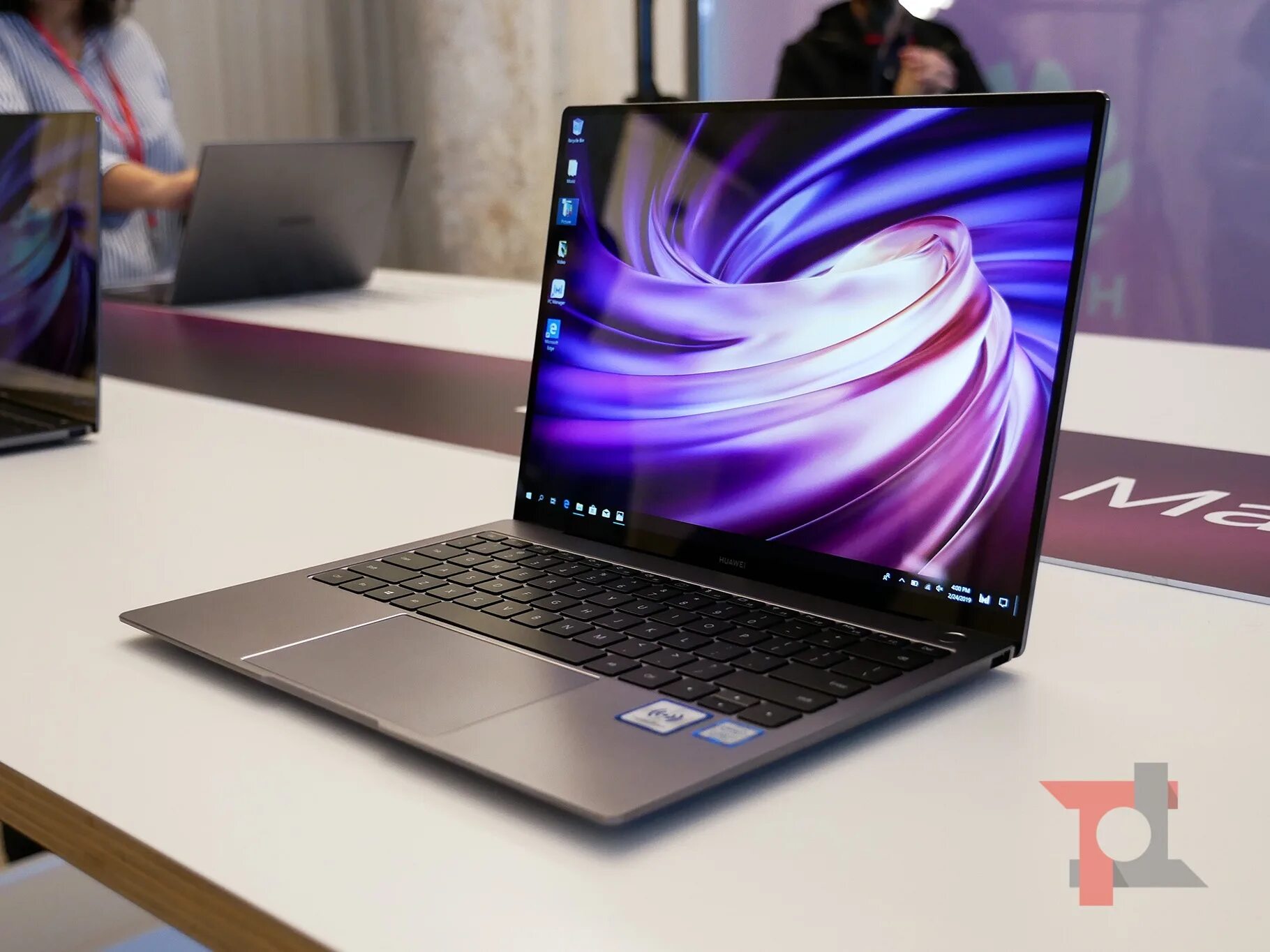 Huawei matebook видеокарта. Huawei MATEBOOK X Pro 2019. Huawei MATEBOOK 2019. Huawei MATEBOOK E 2022. Huawei ноутбук 2022.