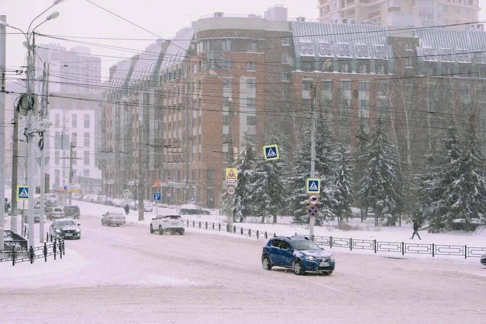 Погода февраля ижевск. Снег. Ижевск зимой. Снегопад в России. Снегопад в Ижевске.