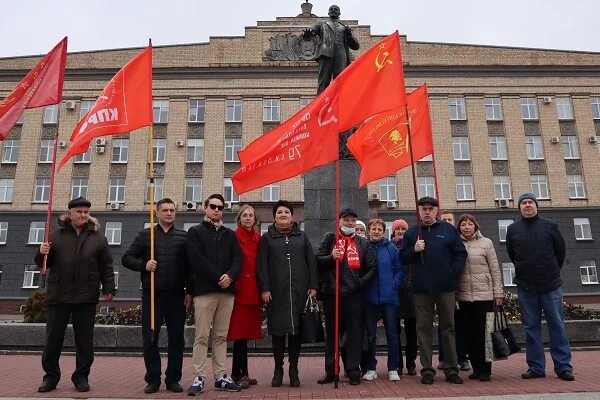 20 день рождения ленина. 22 Апреля день рождения Ленина. Сегодня день рождения Ленина. 22 Апреля праздник в России день рождения Ленина. 22 Апреля день рождения Ленина картинки.