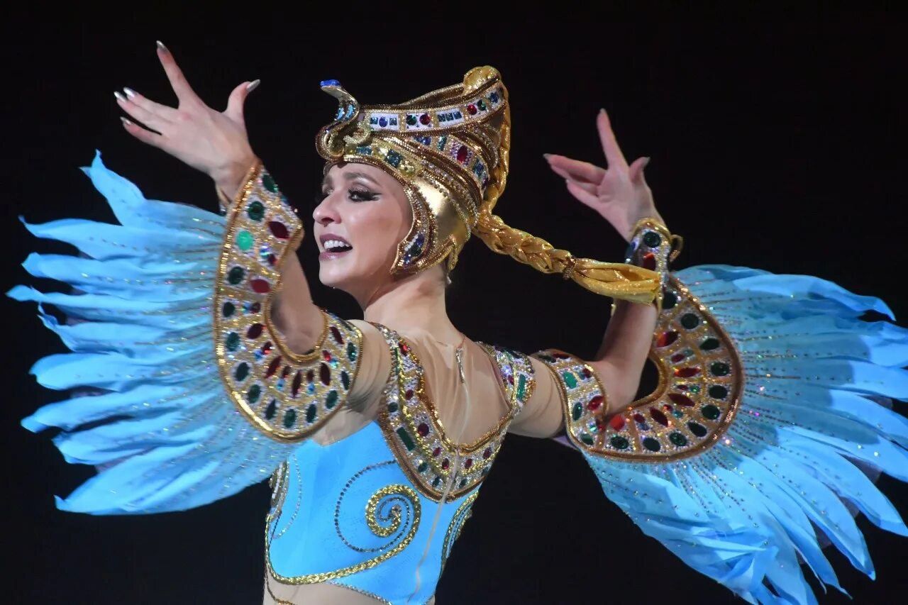 Шоу навки 2 января 2024. Навка татьяна шоу лебединое озеро. Шоу шахерезада ледовое навки камила валиева. Шахерезады навка. Шоу навки 2 января 2024.