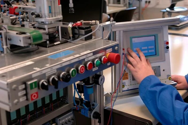 Техник по автоматизации производственных процессов. Автоматизация производства. Автоматизация технологических процессов и производств. Полная автоматизация производства. Частичная автоматизация производства.