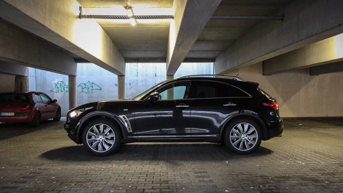 Infiniti qx70 sport. Колесные диски infiniti qx70. Диски qx70 r21. Infiniti fx 37 s q. Диски r21 infiniti fx37.