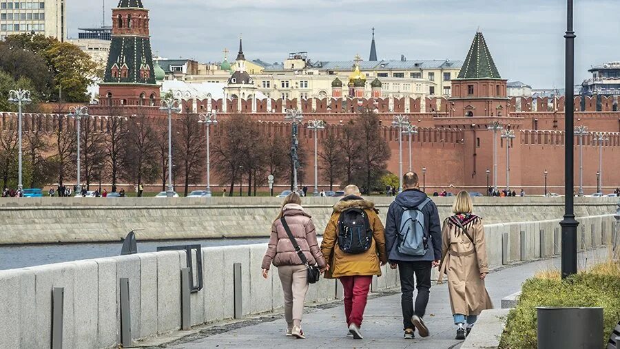 Москва в ноябре. Жители Москвы. Климат Москвы. Октябрь в Москве.