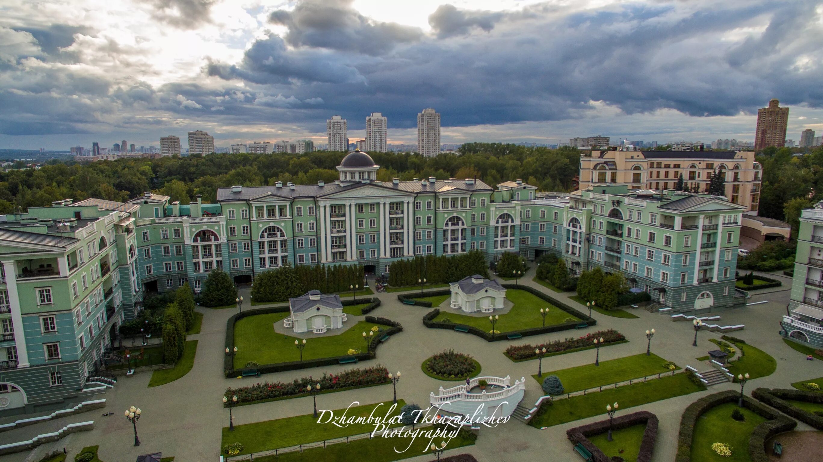 Береговая улица москва. Покровское-Стрешнево ЖК Покровский берег. Покровское Глебово парк. Покровское-Глебово жилой комплекс. Береговая улица Покровское Стрешнево.