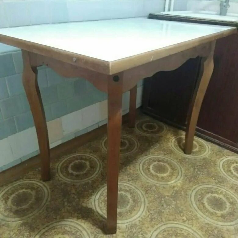 Юла стол кухонный. Обеденный стол б/у. Кухонный стол б у столы кухонные б у. Кухонные столы в Новороссийске.