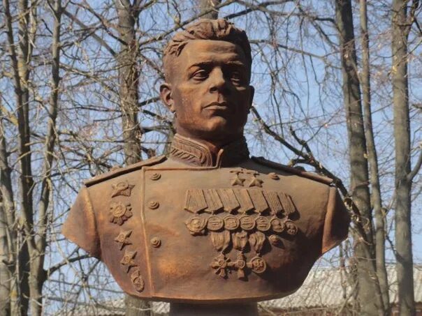Бюст героя советского союза. Умеркин абдулхак сагитович герой советского. Бюст дважды героя советского союза шурухина п. Бюст героя советского союза а. Герой советского союза женя сежов бюст богучар.
