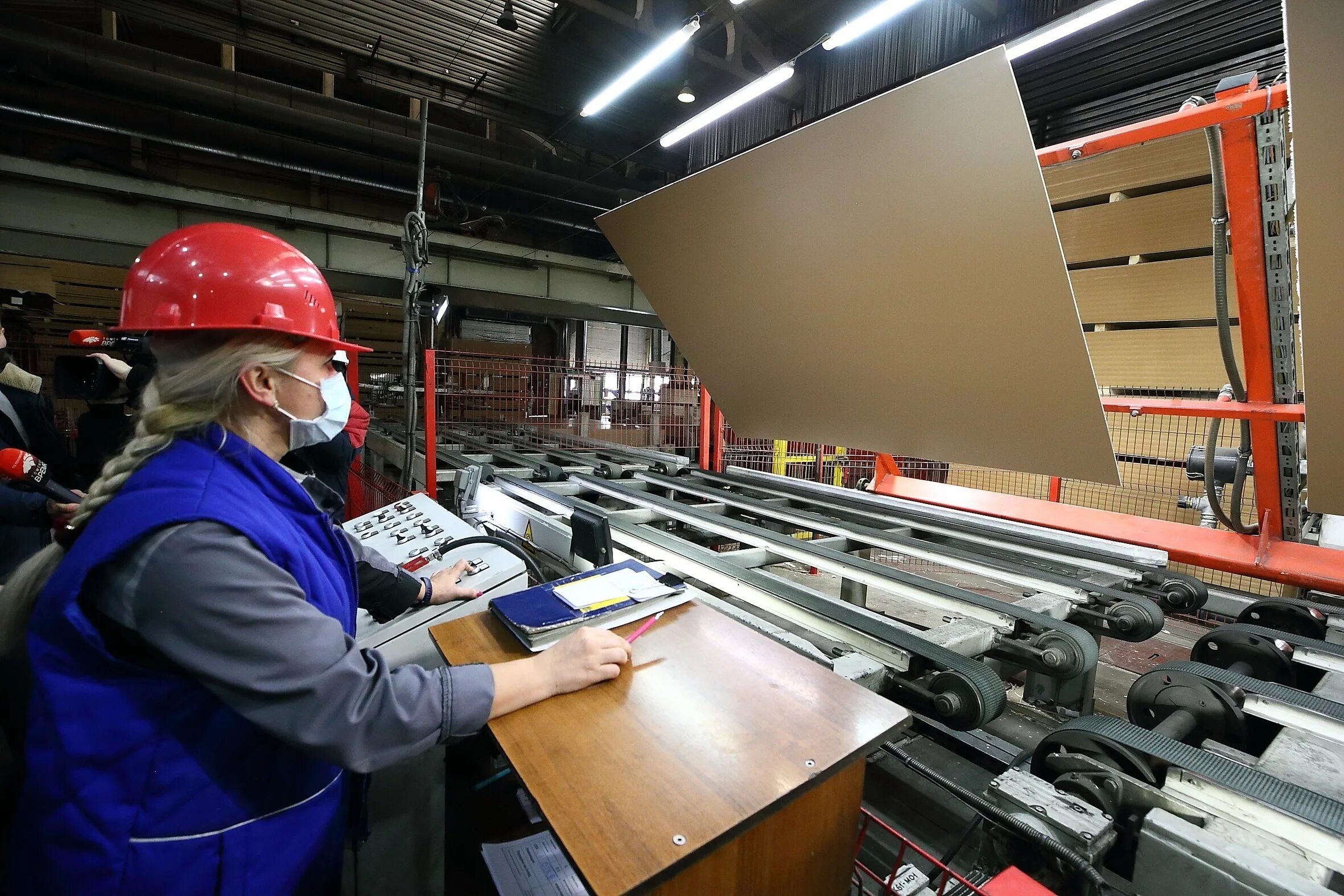 Линия отзывы работников. Линия отзывы работников. Зона сортировки на складе. Линия отзывы работников. Завод бытовой химии.