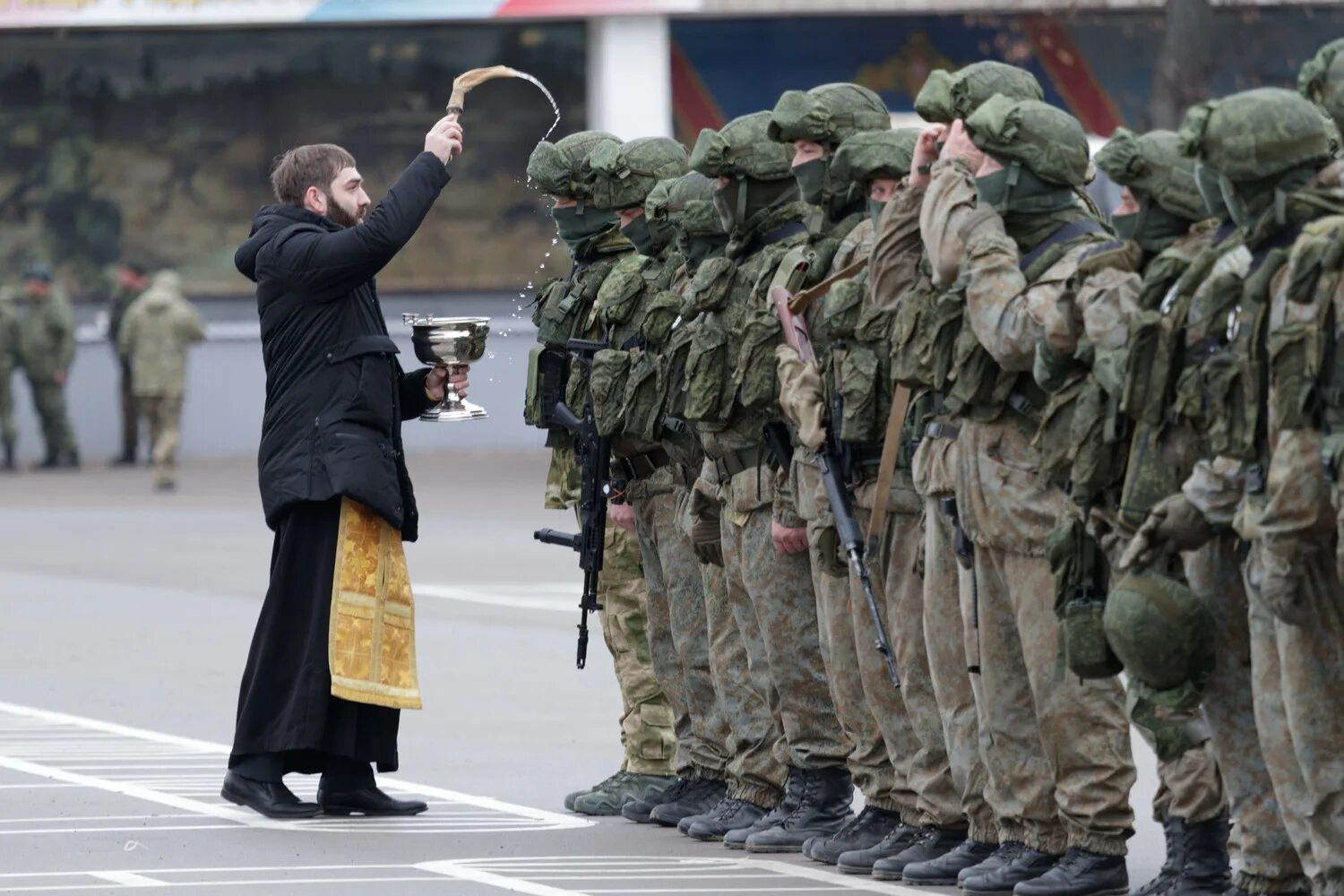 Мобилизация 2. Мобилизованные. 51 Полк ВДВ. Строевой смотр на полигоне. Строевой смотр перед отправкой.