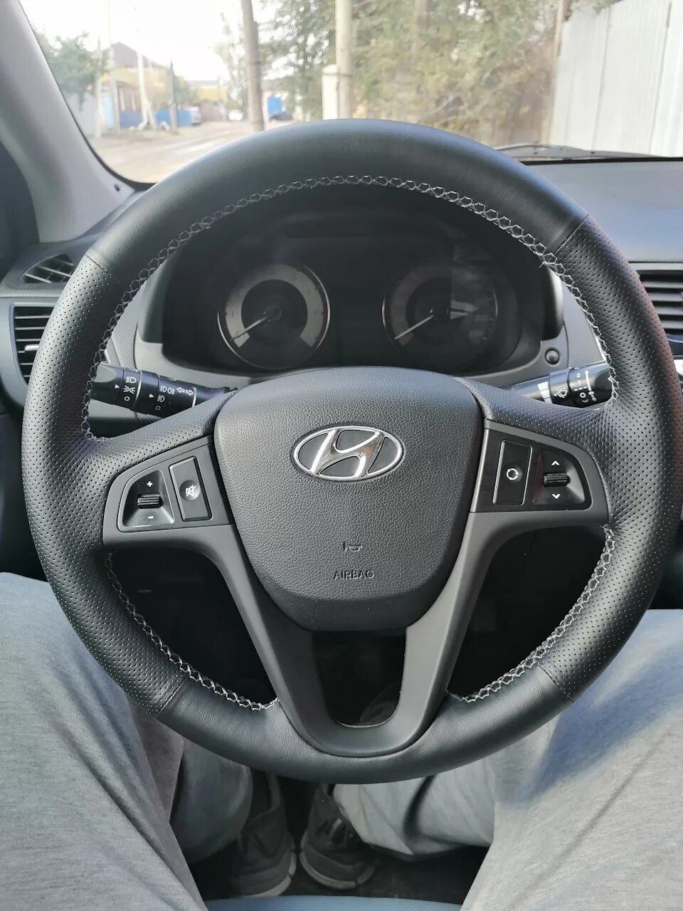 Рулевое колесо солярис. Руль солярис 2. руль хендай солярис 2. руль hyundai solaris 2011. руль hyundai solaris 2025.