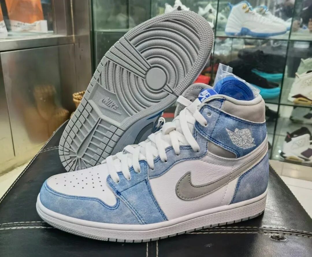 Air jordan hyper royal. Nike air jordan 1 hyper royal. Nike air jordan 1 retro high og hyper royal. Nike air jordan 1 high hyper royal. Nike air jordan 1 retro hyper royal.