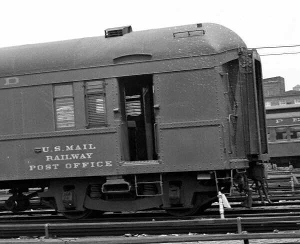 Почтовый поезд. Поезд 30 х годов. Почтовый контейнерный поезд россия. Почтово багажный поезд. Pennsylvania railroad baggage car.